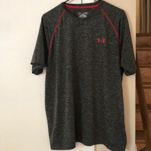 Under armour loose fit heat gear short sleeve